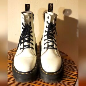 DR. MARTENS JADON PLATFORM BOOTS